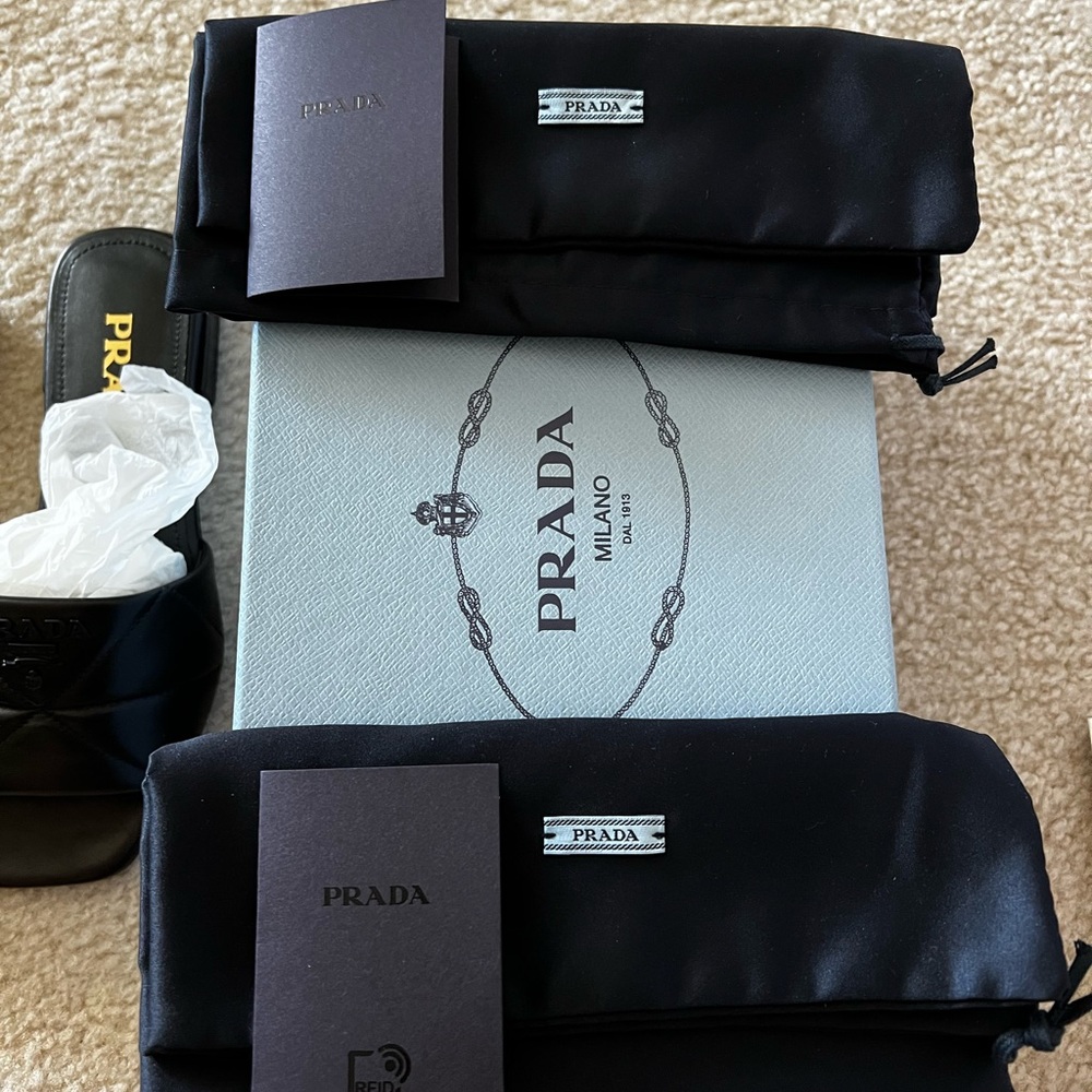 Authentic Prada quilted lambskin nappa leather flat sandals mules black 6.5 SOLD - Picture 10 of 13